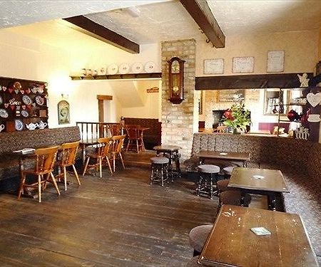 The Oddfellows Arms Sherburn in Elmet Exterior foto
